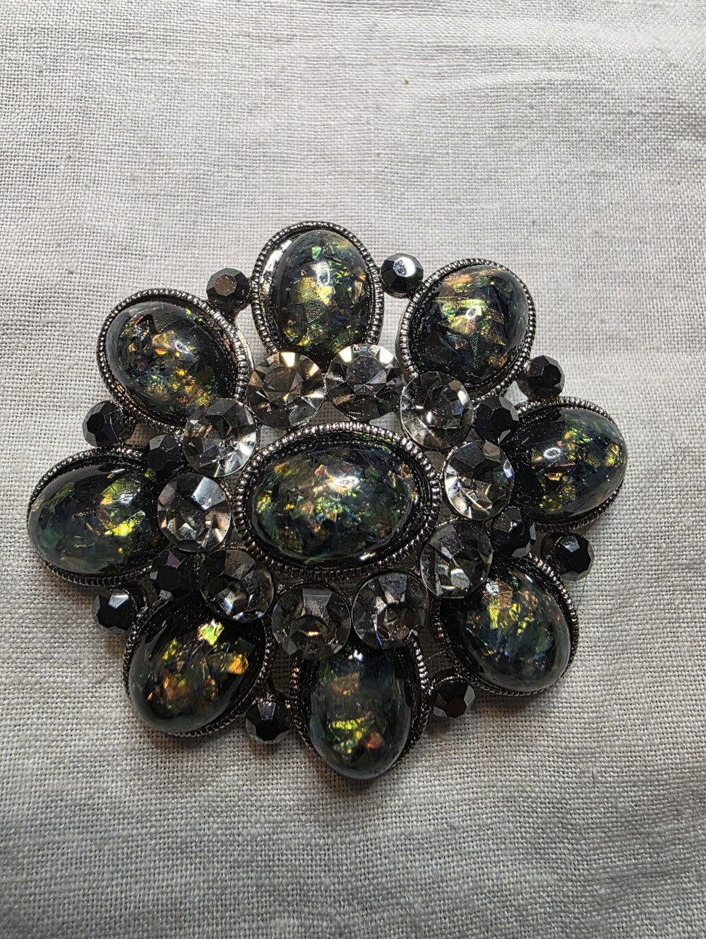 Beautiful Vintage Silvertone SNK Confetti Brooch